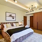 Luxury Escapes - Luxurious 2-Bedroom Apartment With Stunning Lake Views In Jbr